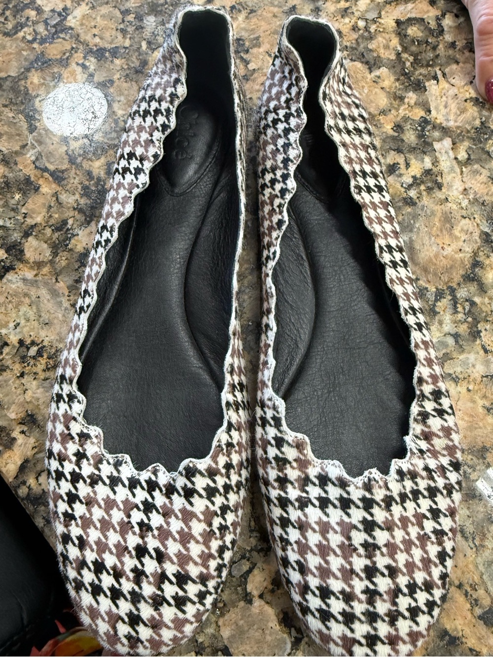Chloé Lauren Pony Hair Houndstooth Scalloped Ballet Flats Sz 39.5 US 9.5 w/ Box - Picture 2 of 6